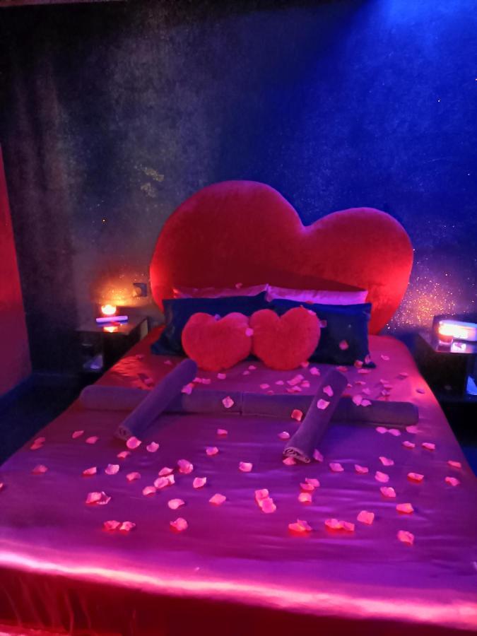 L'Instant Romance Le Romantique Castelnaudary Bagian luar foto